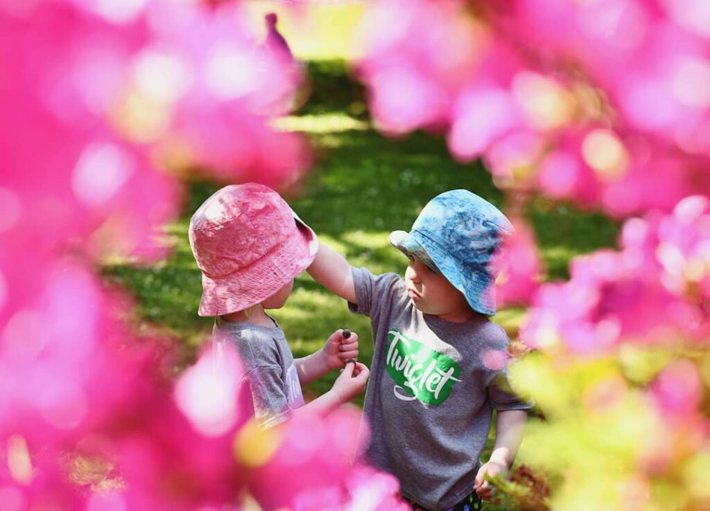 pink flowers photo with kids